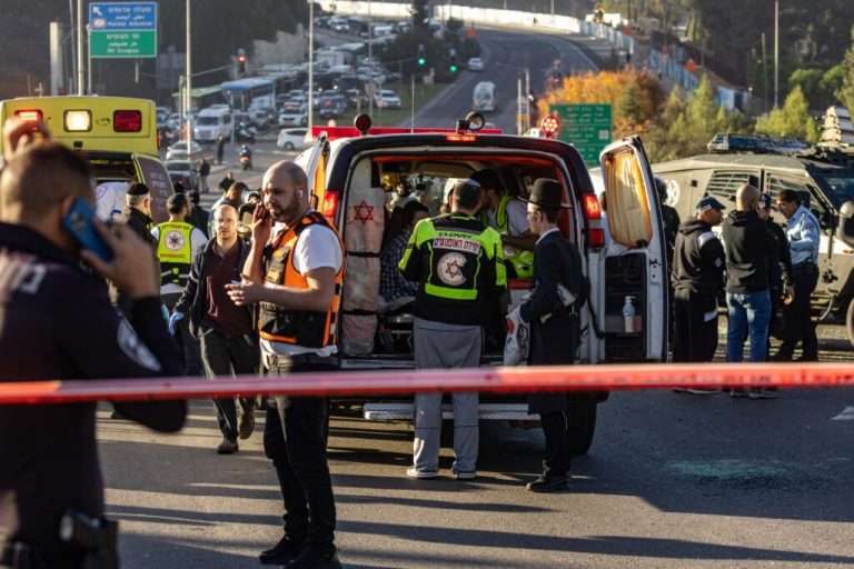 Two bombs in Jerusalem kill one, injure 22.